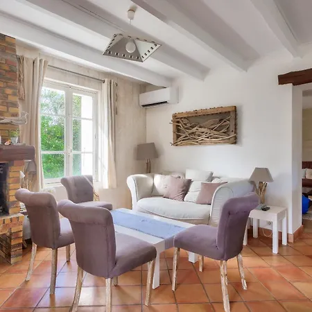 Дом отдыха Maison Pour 10, Acces Direct A La *