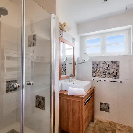 Maison Pour 10, Acces Direct A La